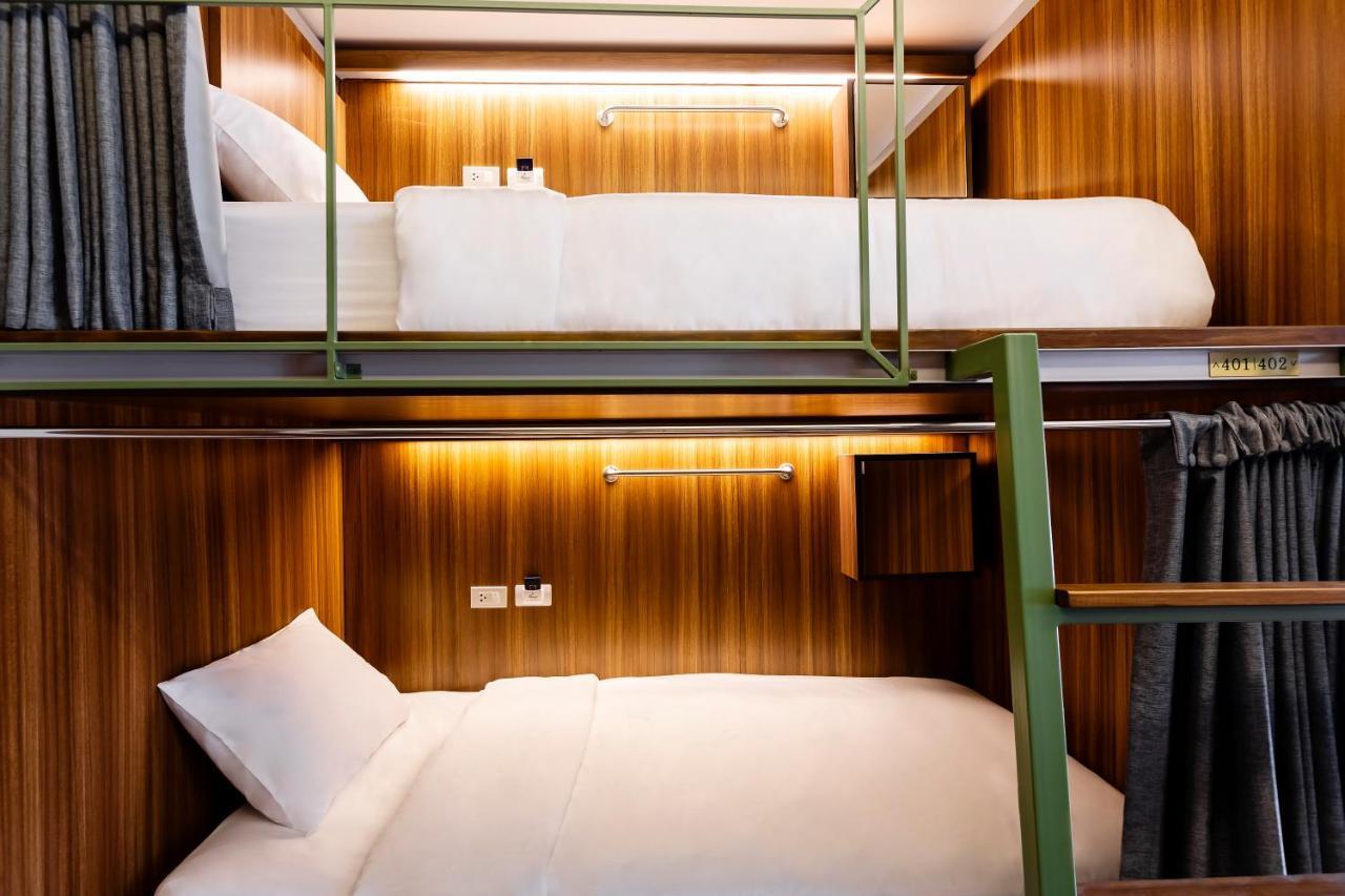 Khunluang Hostel (Adults Only) Чиангмай Экстерьер фото