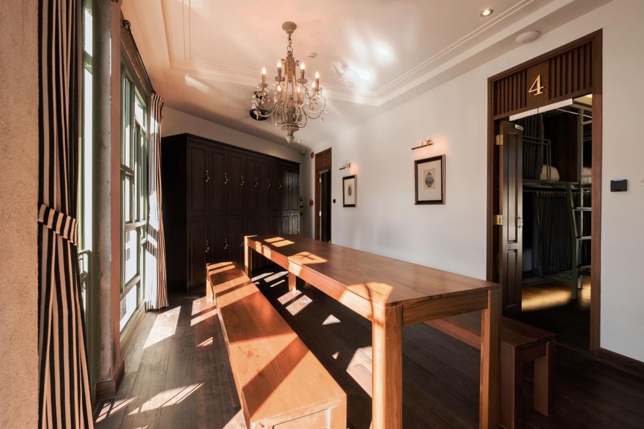 Khunluang Hostel (Adults Only) Чиангмай Экстерьер фото