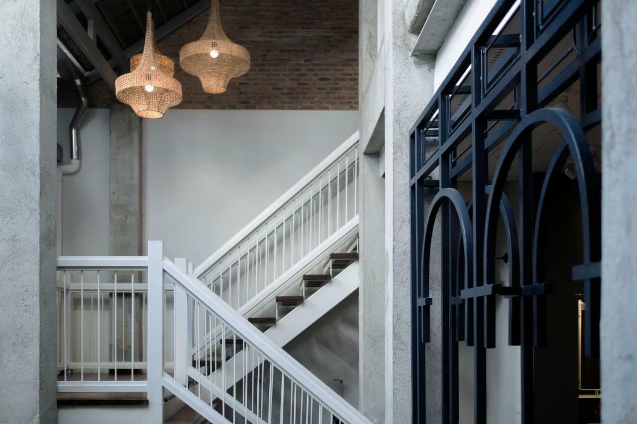 Khunluang Hostel (Adults Only) Чиангмай Экстерьер фото